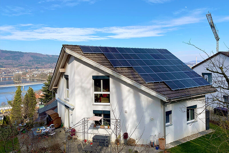 Solaranlage mit Batteriespeicher und smarter Steuerung für EFH in Stein AG