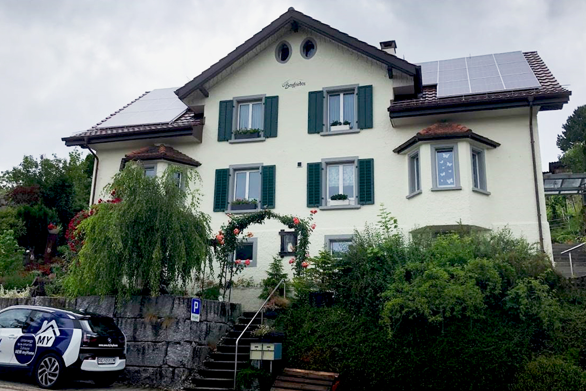 Solaranlage Zweifamilienhaus Bremgarten